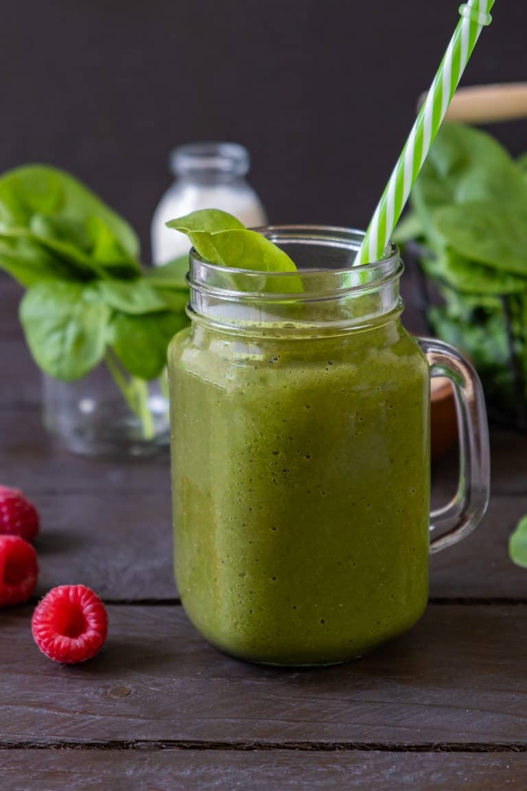 Spinach Raspberry Smoothie (Quick and Easy)