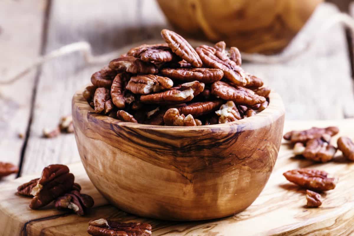 How to Use Nuts in Smoothies (with Recipe!) I Live for Greens