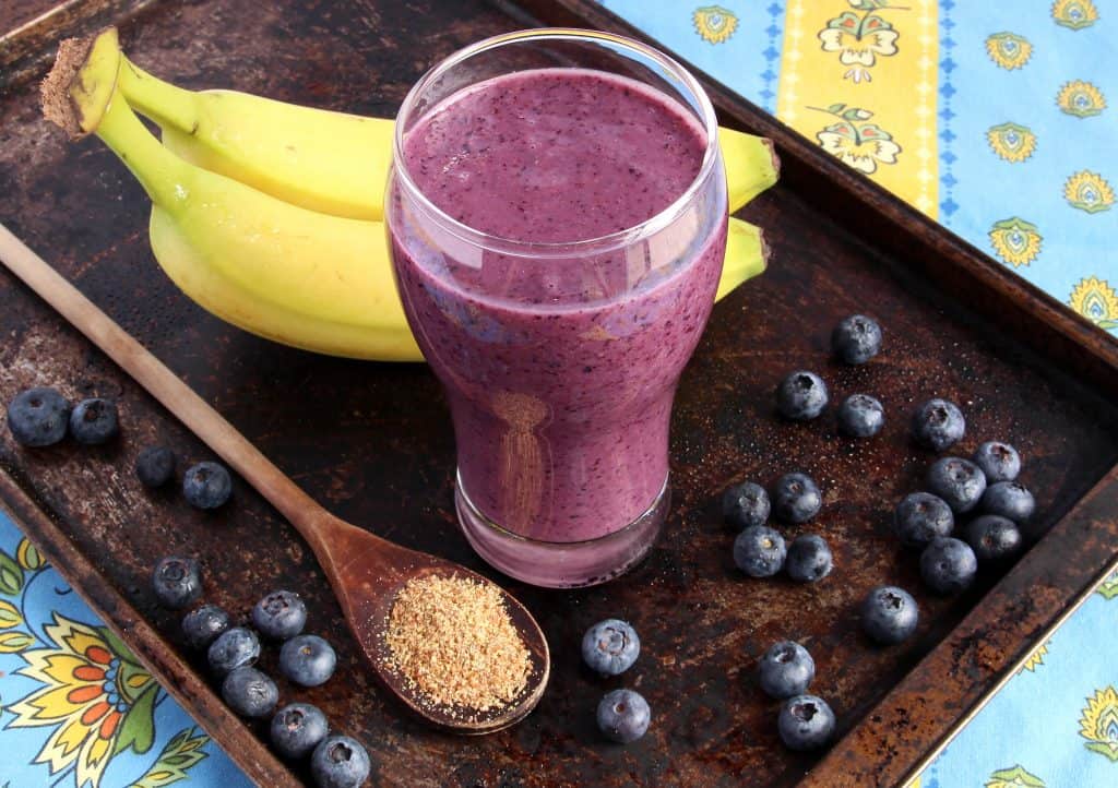 berry flaxseed smoothie