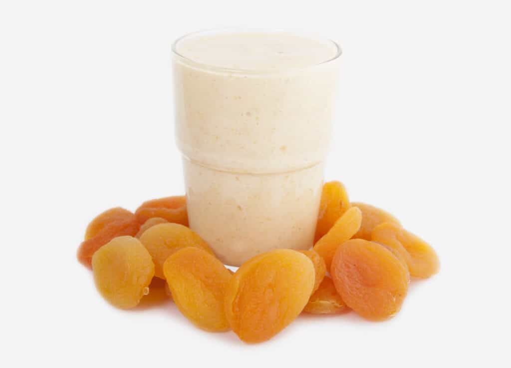 smoothie made with dried apricots and yogurt