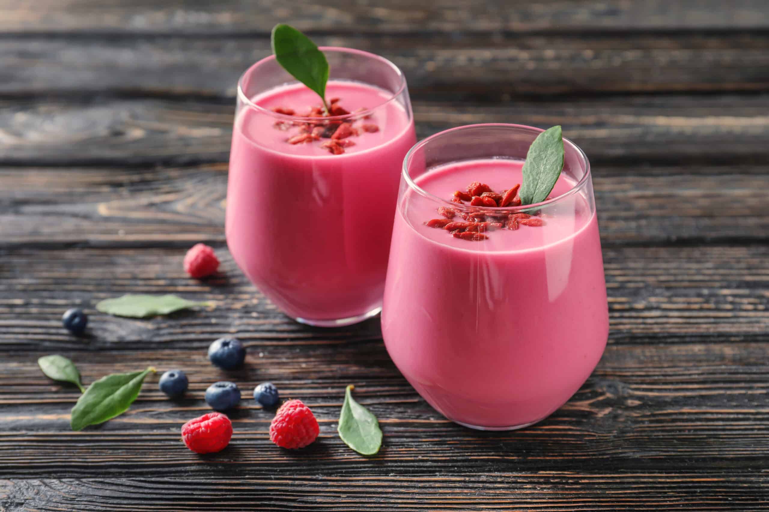 How to Use Dried Goji Berries in Smoothies I Live for Greens