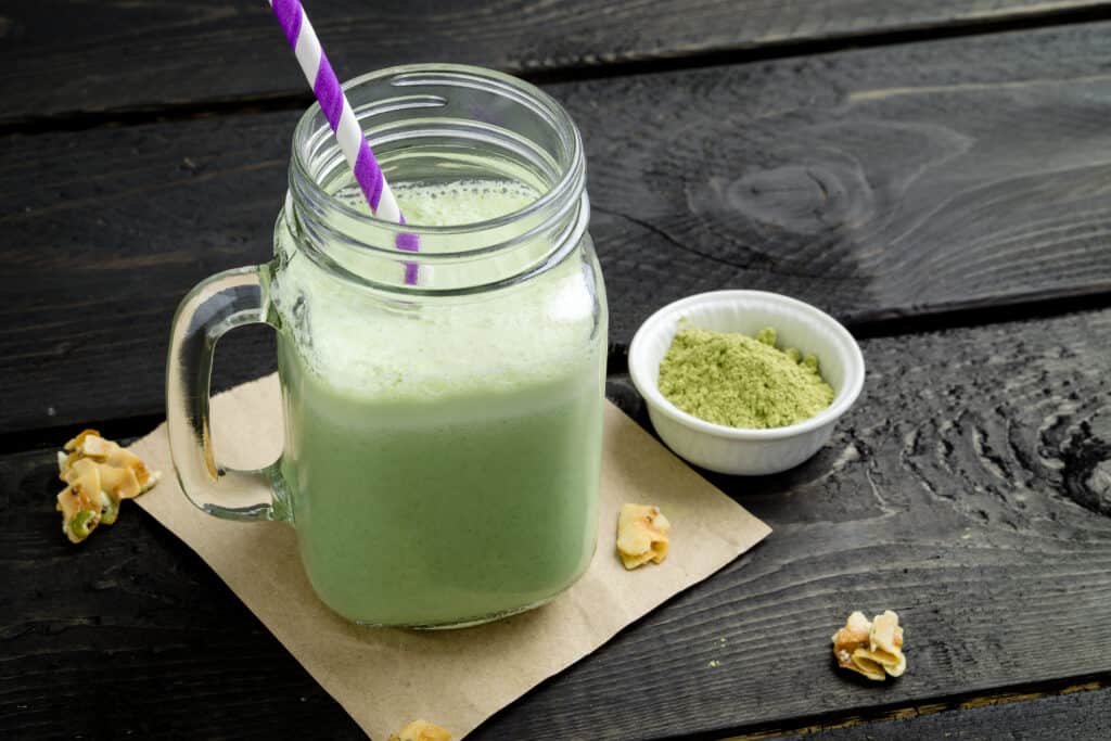 Smoothie made with powdered green tea (also known as matcha). 